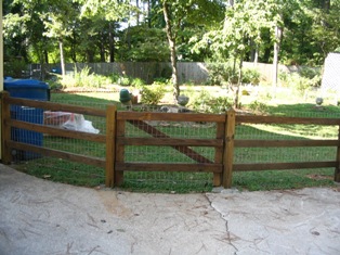 Tobey fence finished, 2005년 8월