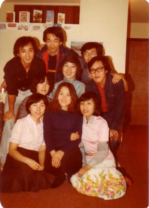 Harrison House에서 여자 유학생들과..1977년 12월