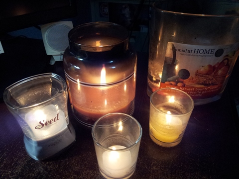 soothing candles' light & aroma