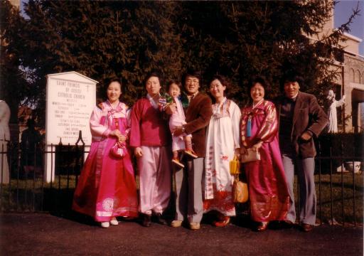 출산 5일 전, 신정 미사 후에 박재승 부부, 김원백 부부와.. 콜럼버스 한인성당에서.. 1983년 1월 1일